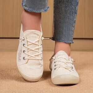 Lace Cream Sneakers 10